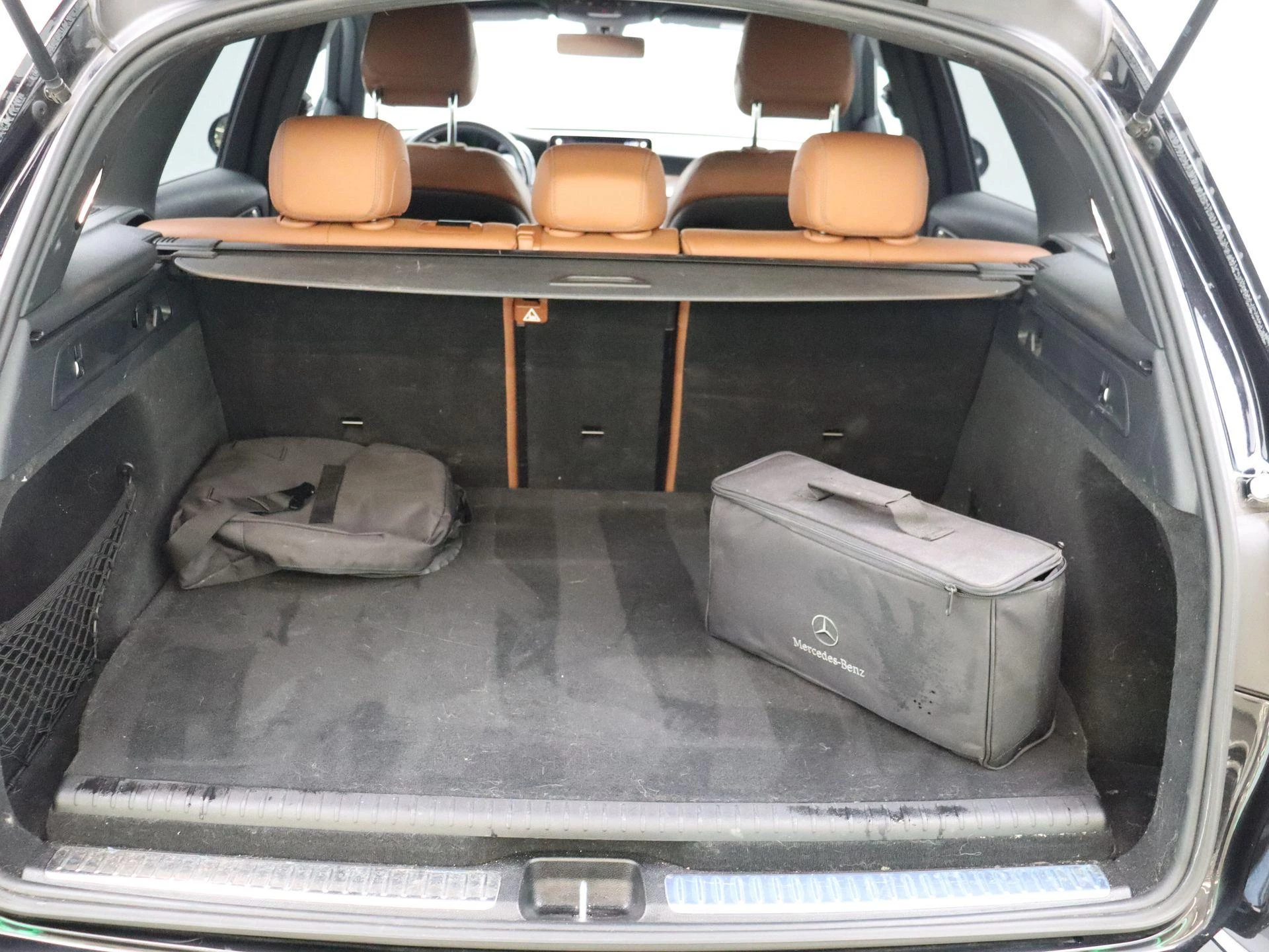 Mercedes-Benz-GLC-image-19