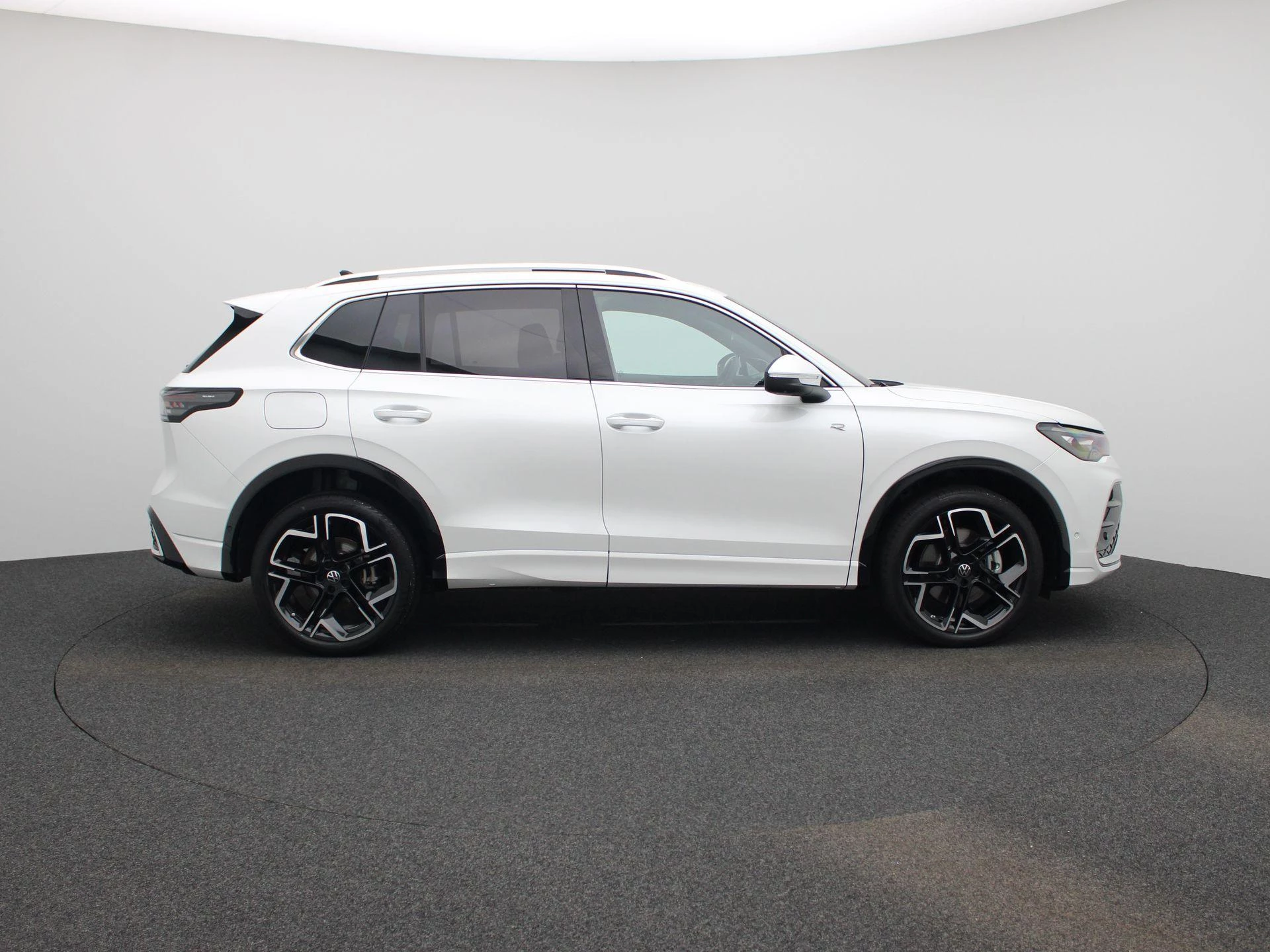 Volkswagen Tiguan 1.5 eHybrid R-Line Edition 272 PK |
