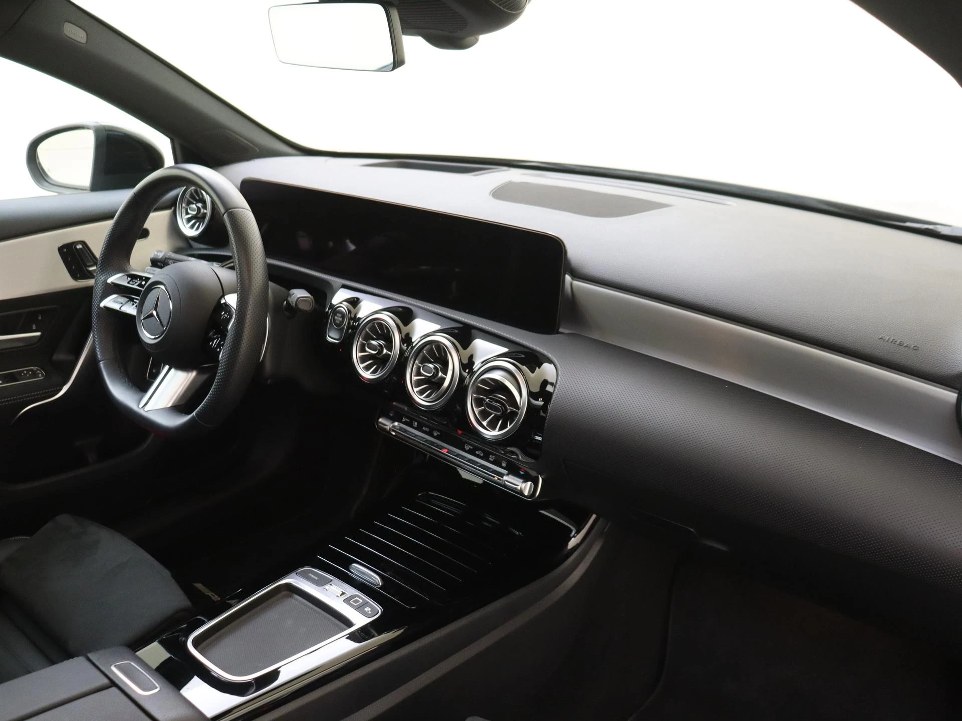 Mercedes-Benz A-Klasse 250 e Business Solution AMG