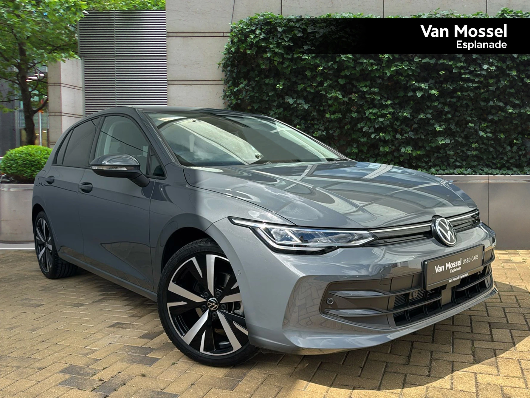 Volkswagen-Golf-image-0