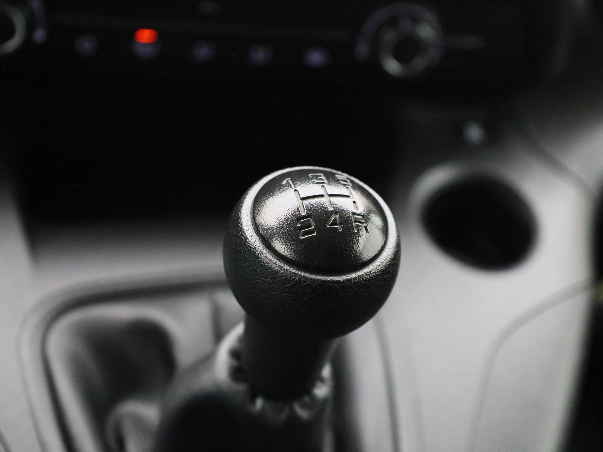 Peugeot-Partner-image-8