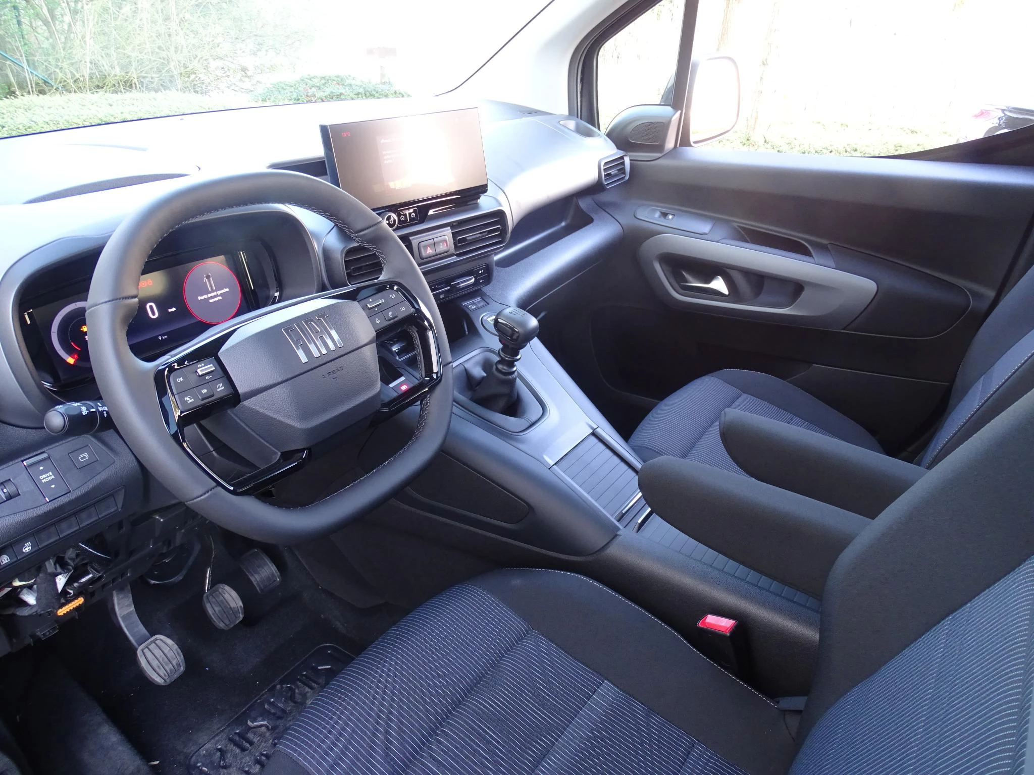 Fiat Qubo L 1.2T +gps+camera+park pilot +magic top