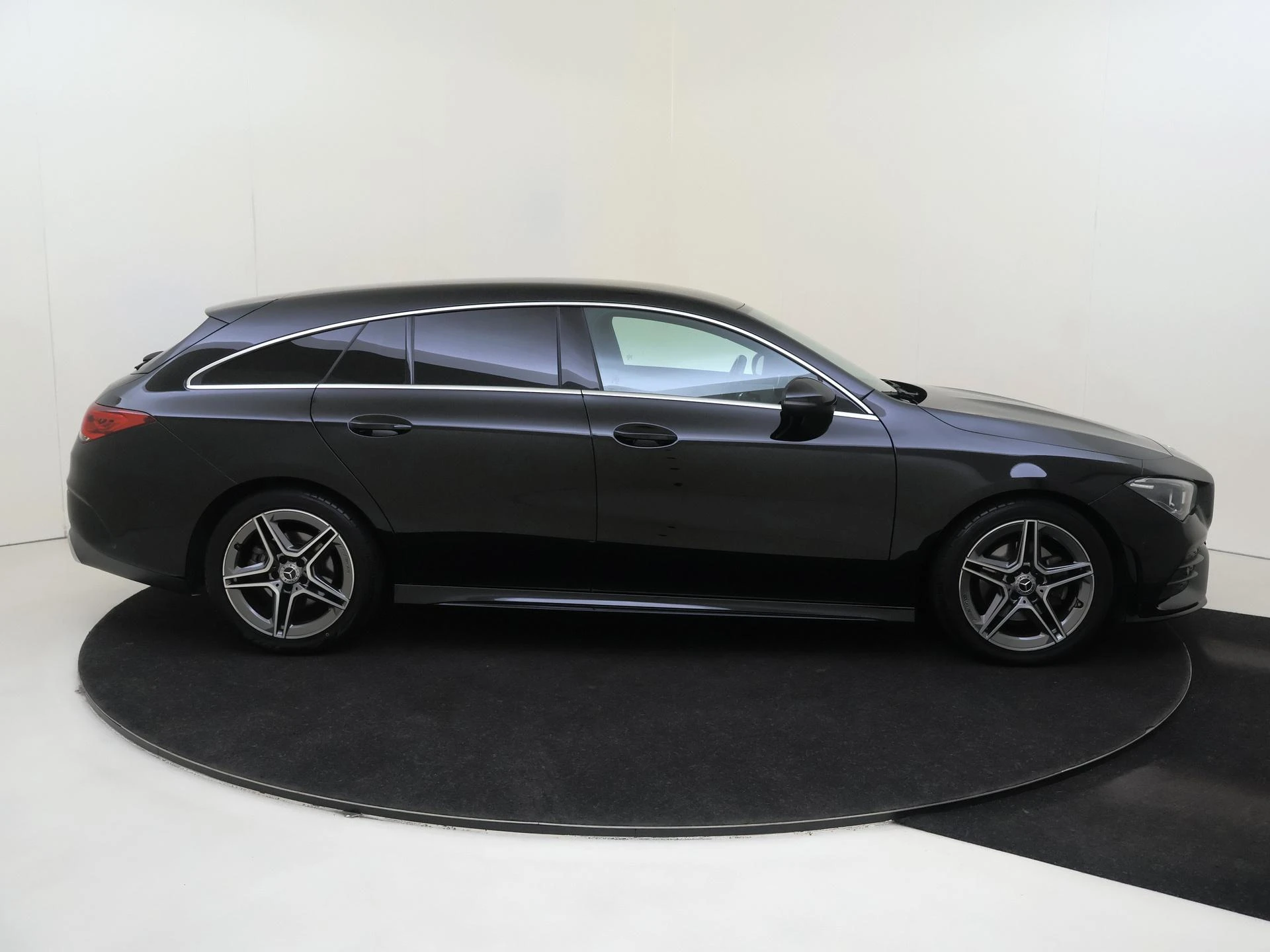 Mercedes-Benz CLA Shooting Brake 180 Business Solution AMG