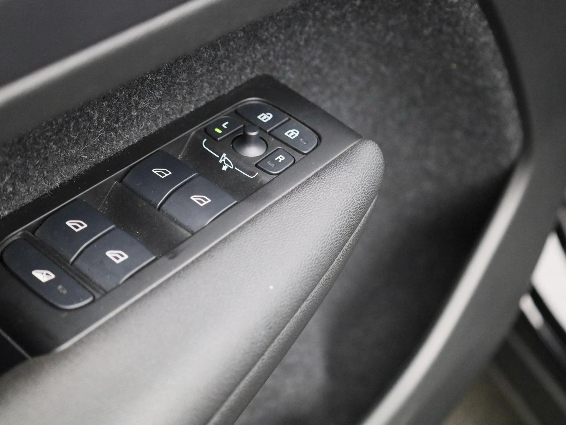 Volvo-XC40-image-27