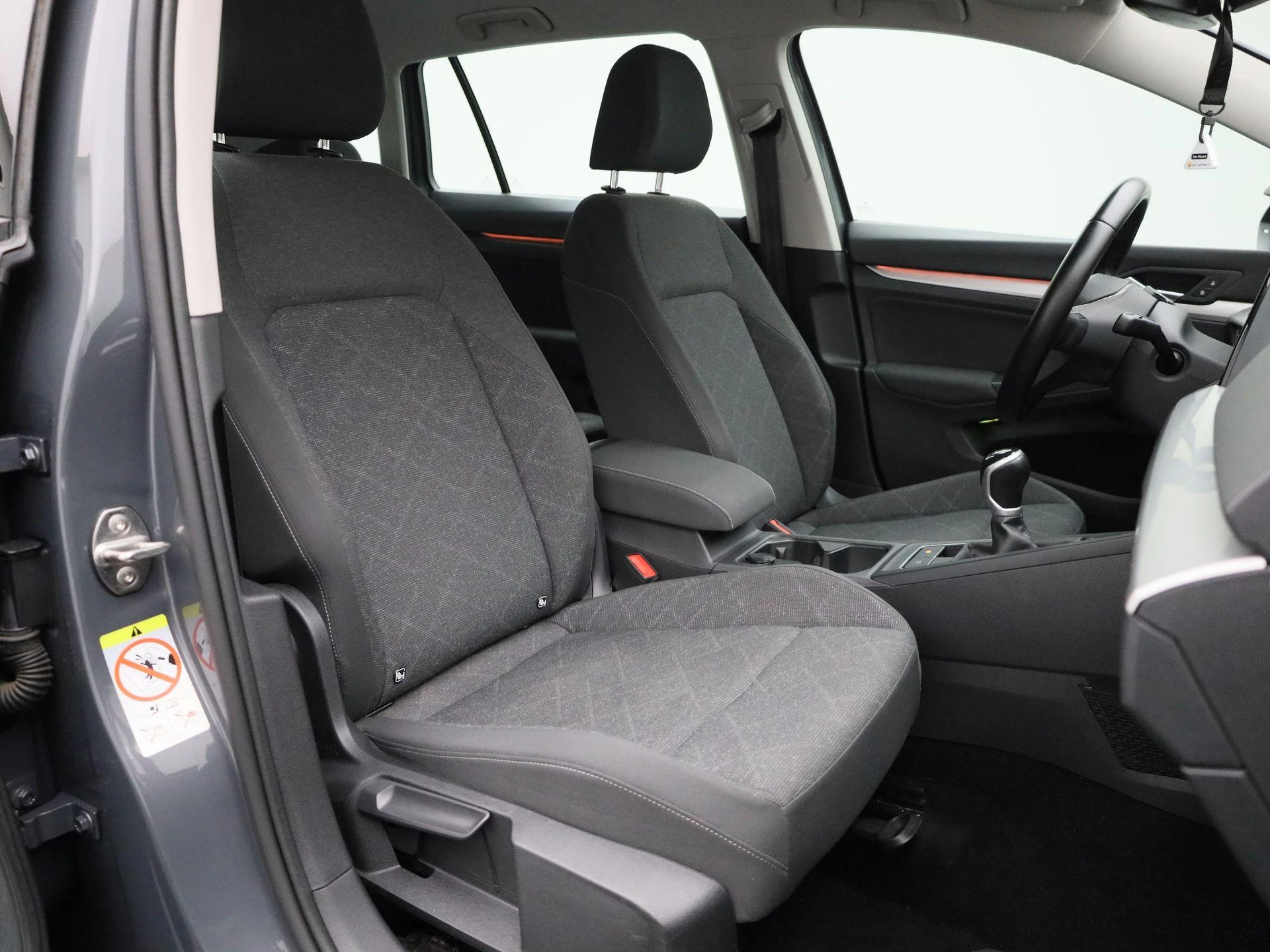 Volkswagen-Golf-image-34