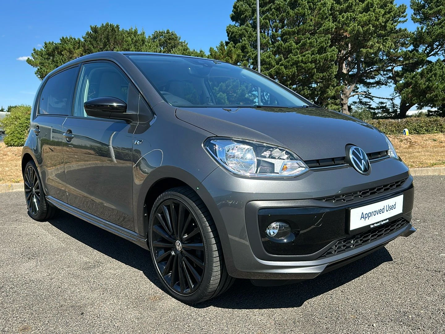 Volkswagen-up!-image-18