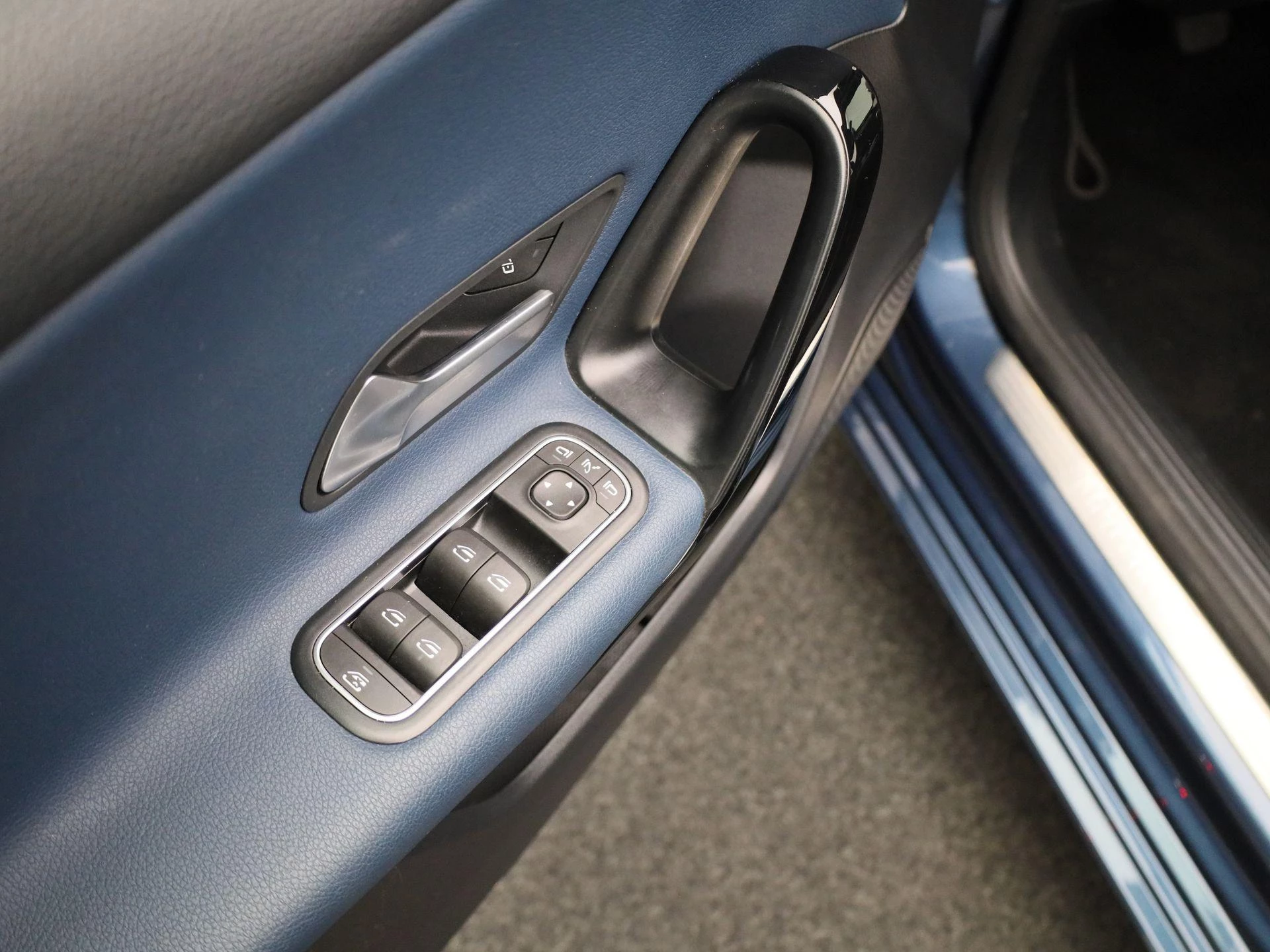 Mercedes-Benz A-Klasse 180 d Business Solution + PARKEERSENSOREN + CAMERA +