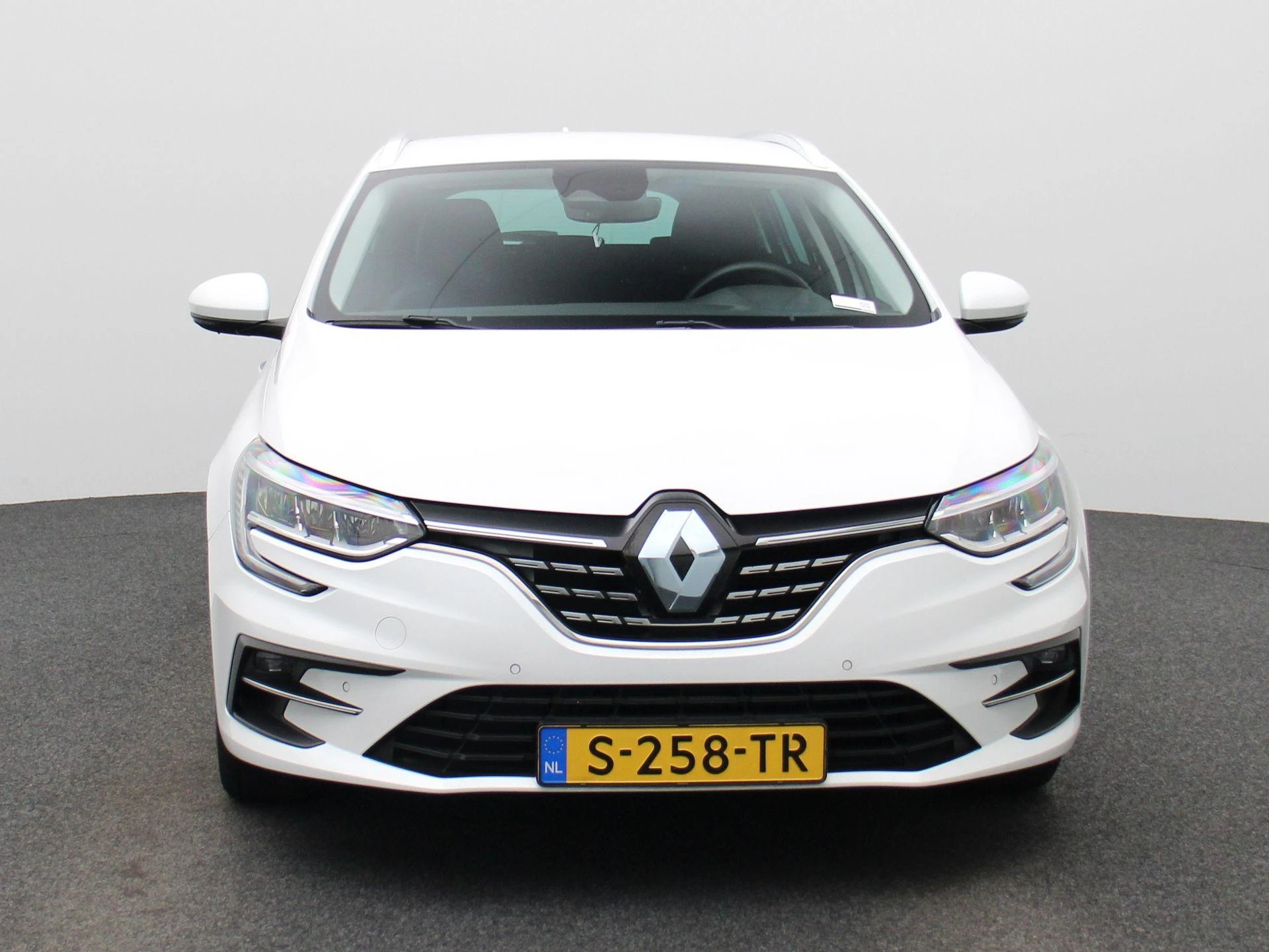 Renault-Mégane Estate-image-2