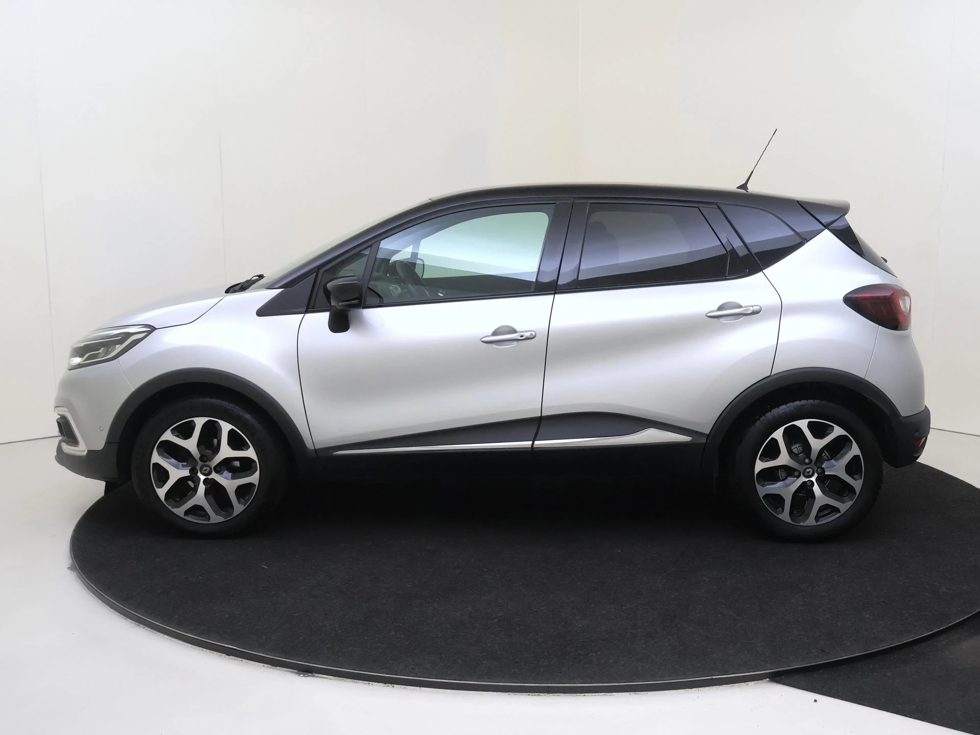 Renault-Captur-image-7
