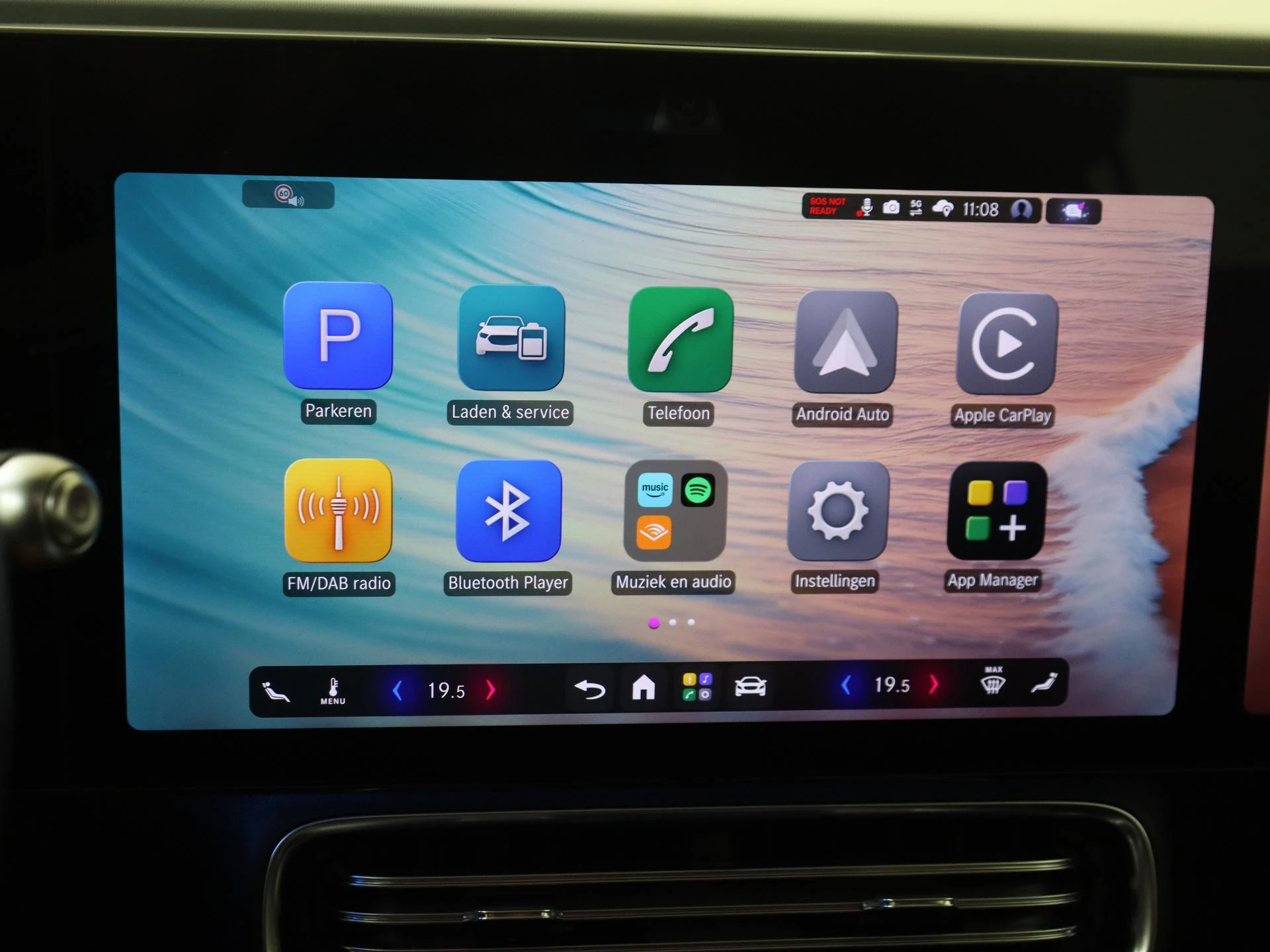 Mercedes-Benz-GLB-image-15