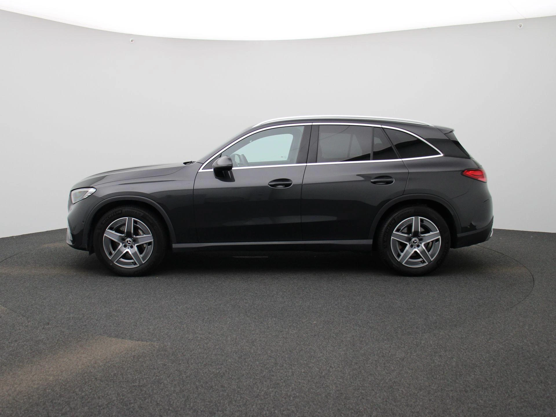 Mercedes-Benz-GLC-image-3