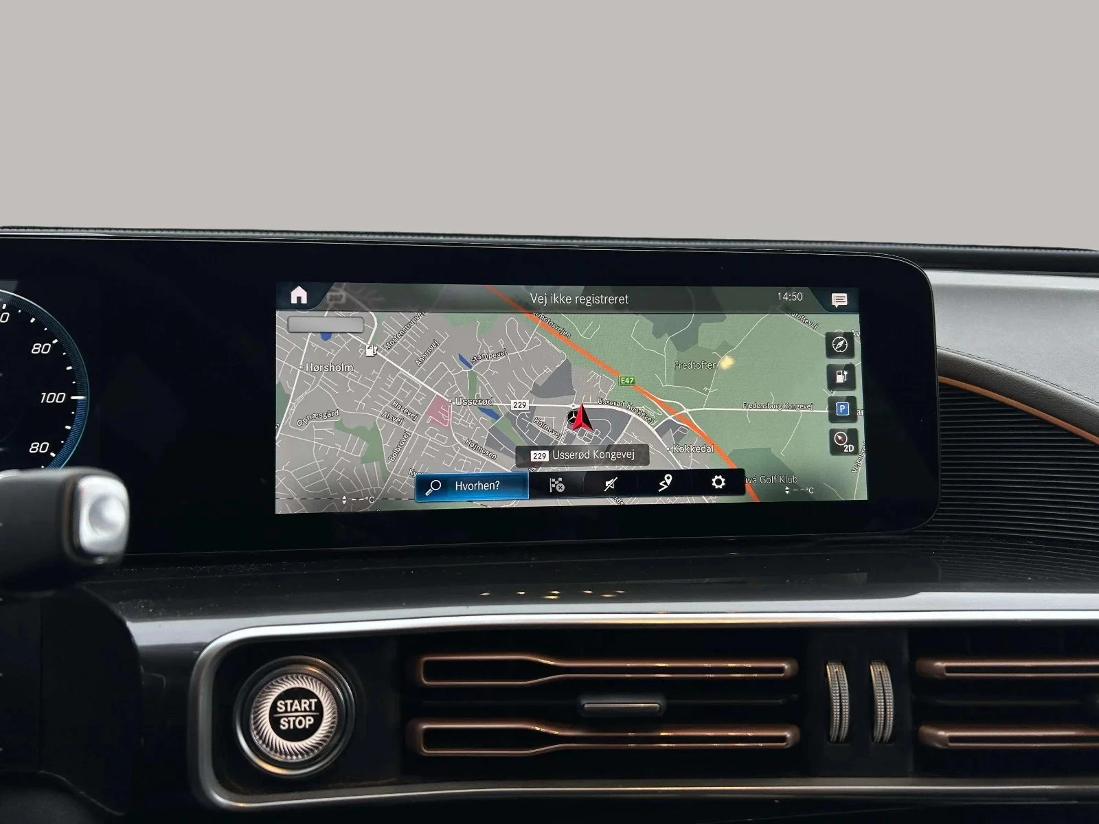 Mercedes-Benz-EQC-image-17