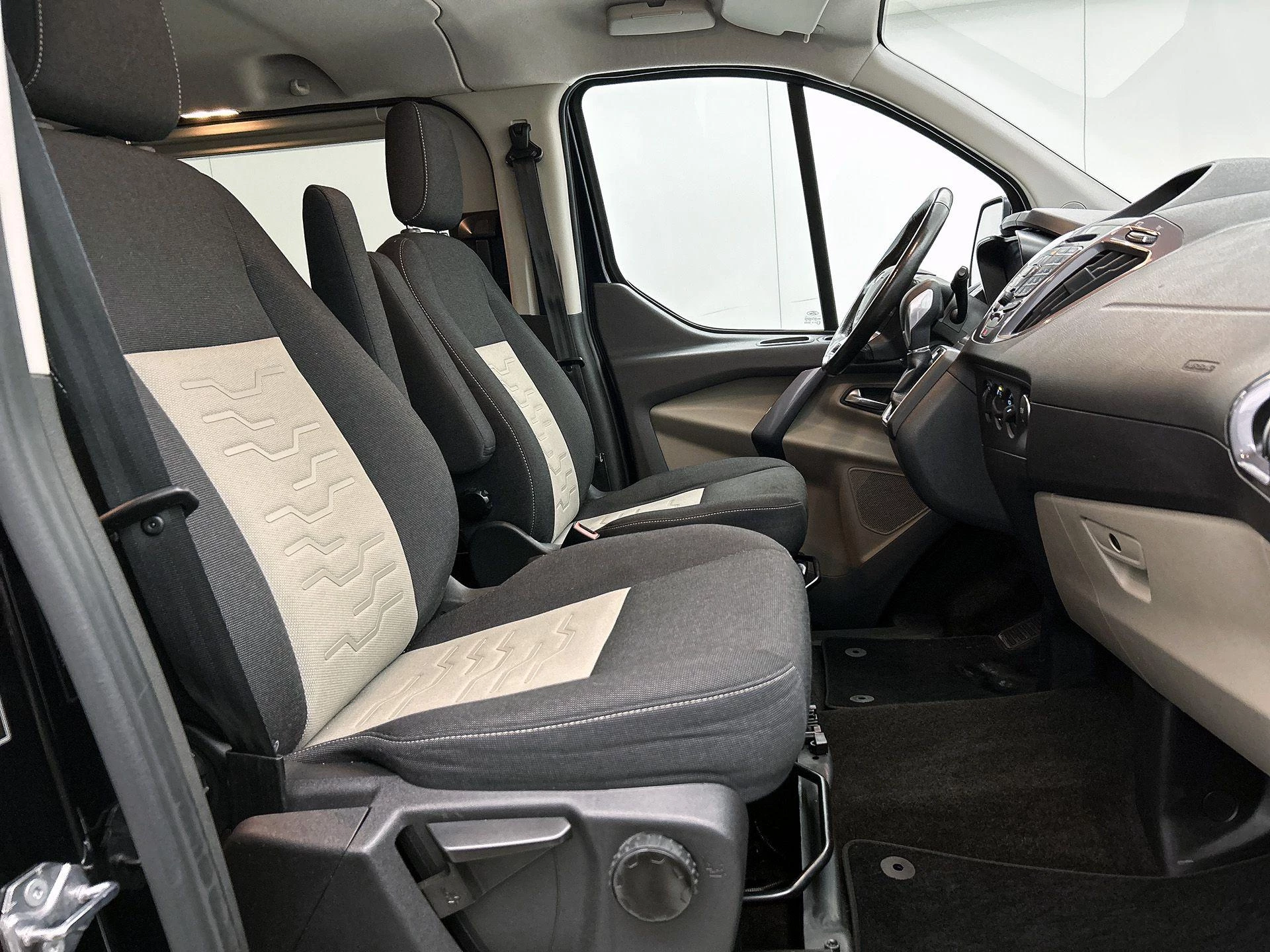 Ford Transit Custom 2.0 TDCI L2H1 131PK