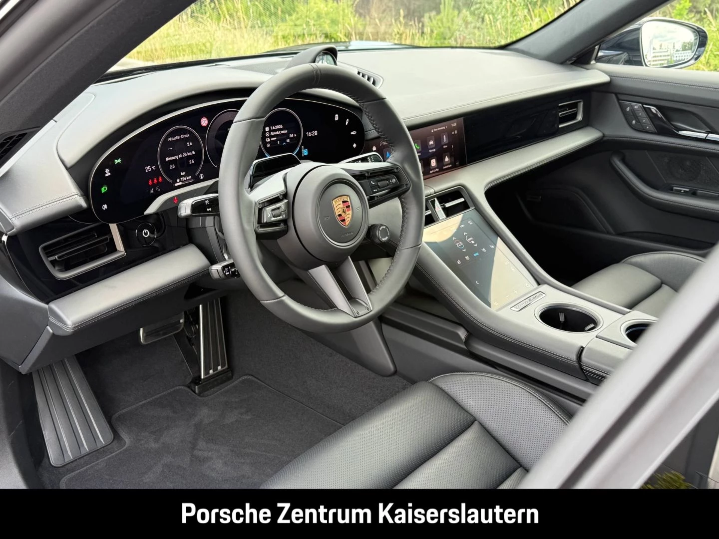 Porsche Taycan Black Edition InnoDrive HA-Lenkung HeadUp black edition
