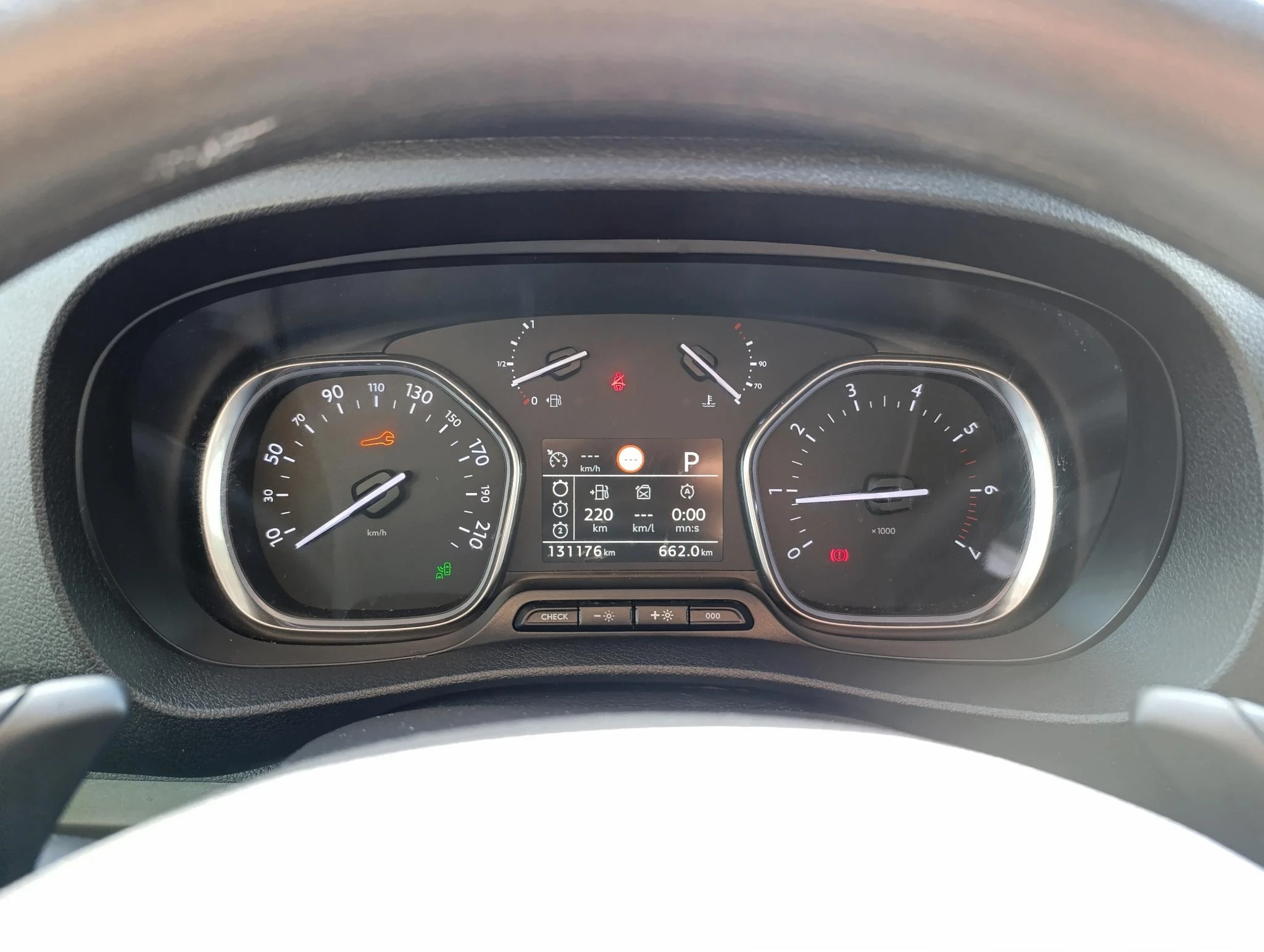 Peugeot-Expert-image-16
