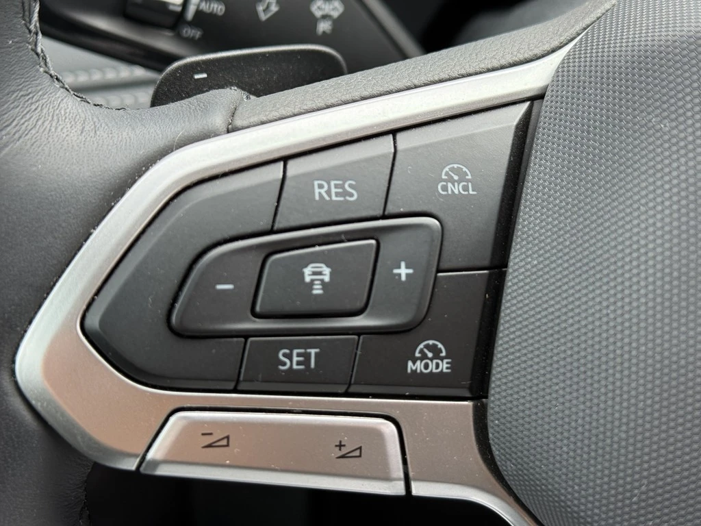 Volkswagen-Tiguan-image-10