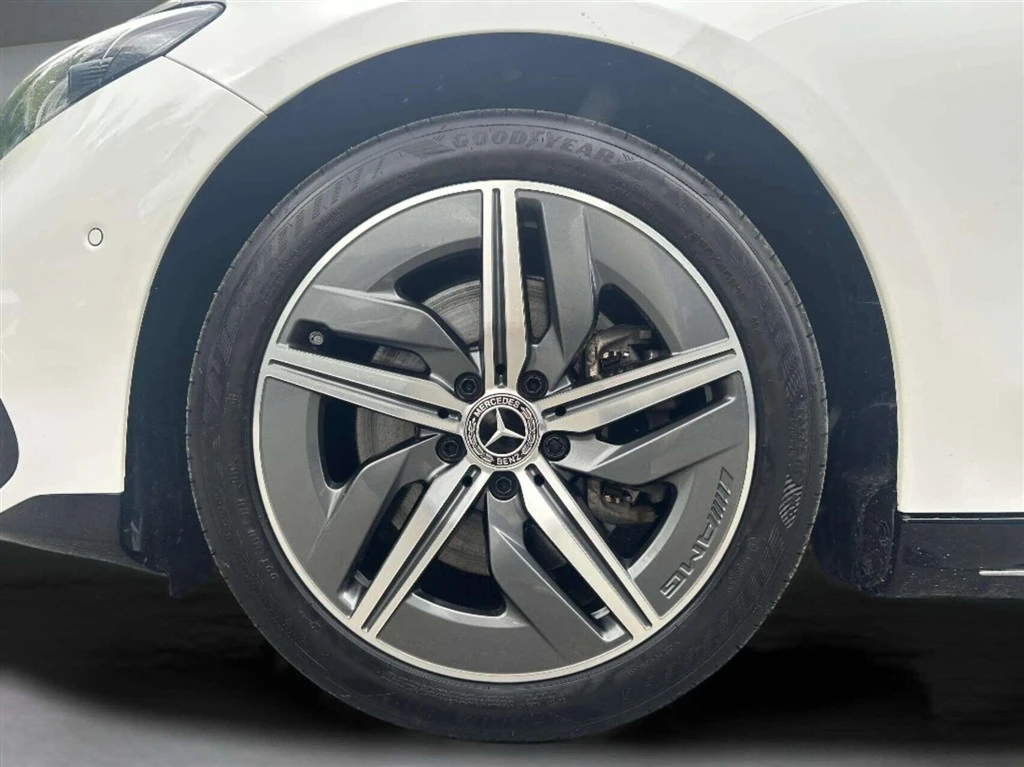 Mercedes-Benz-CLA-image-8