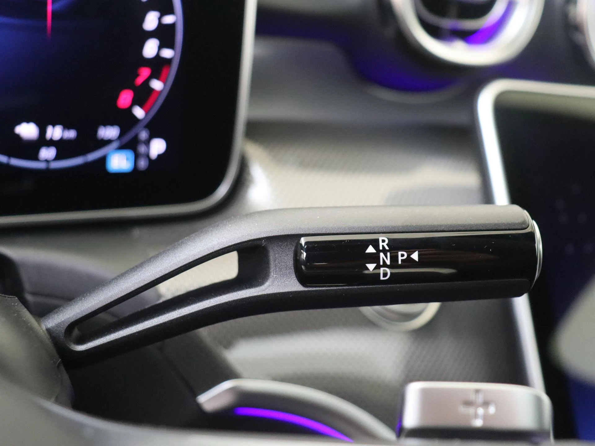 Mercedes-Benz-C-Klasse-image-13