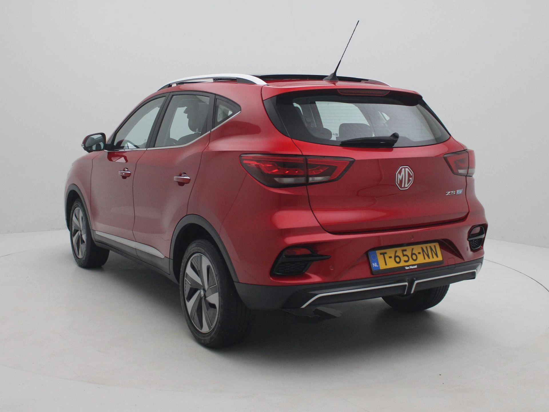 MG-ZS EV-image-1