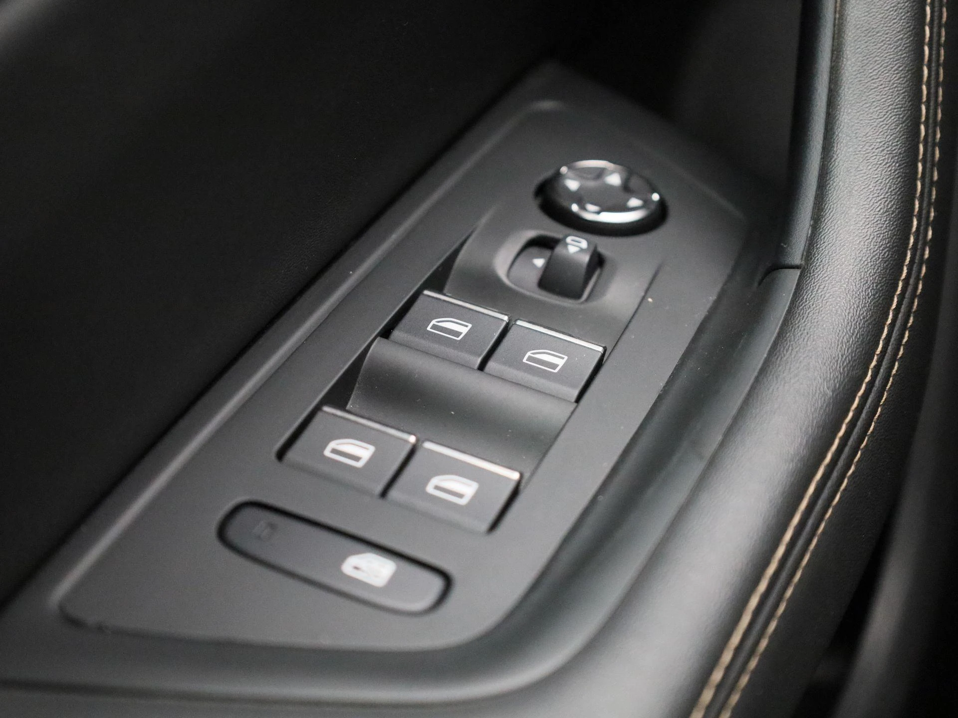 Peugeot-508-image-34