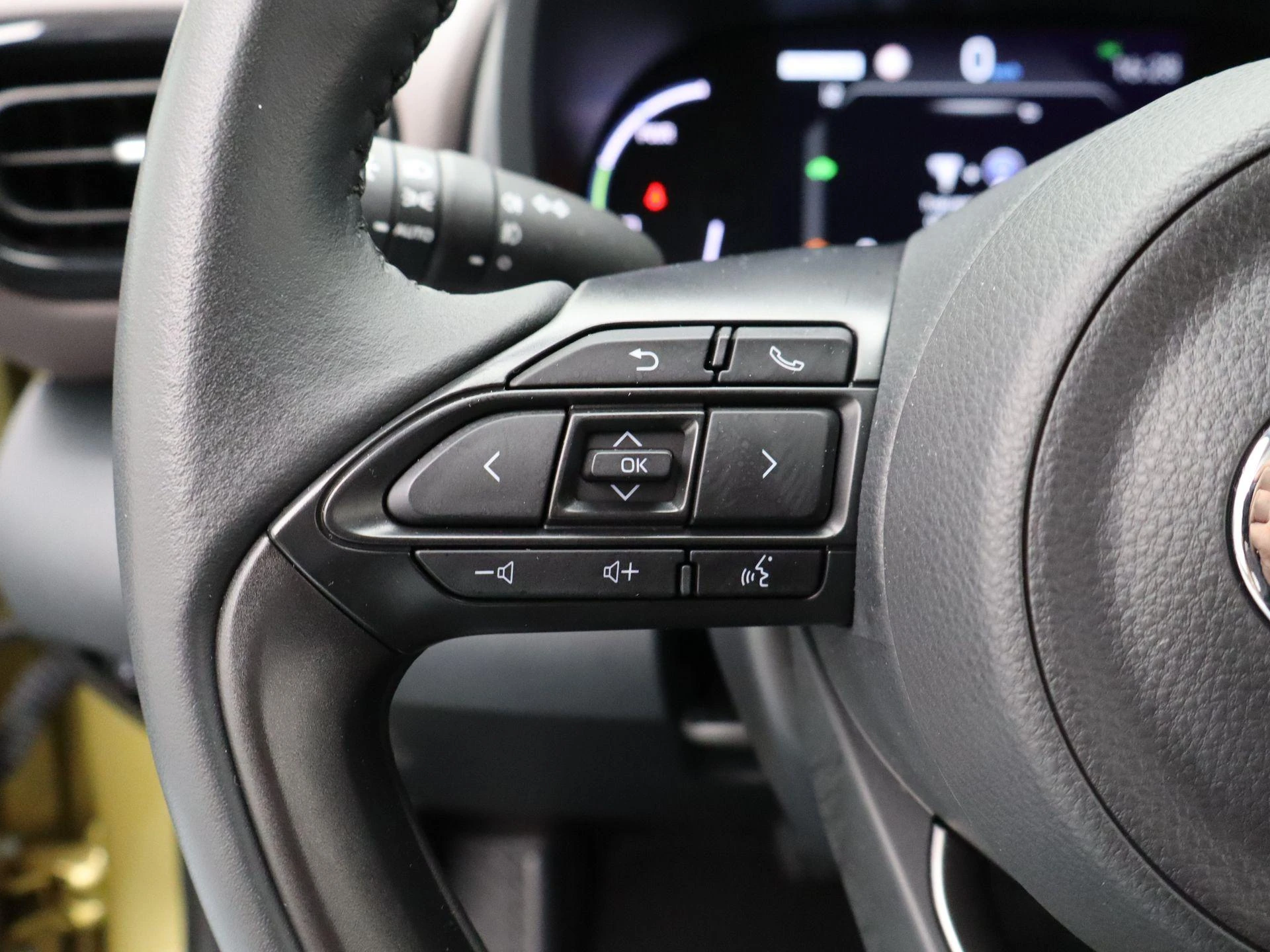 Toyota-Yaris Cross-image-20