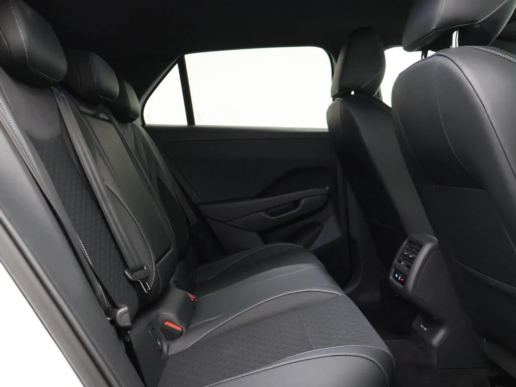 Volkswagen-T-Roc-image-10