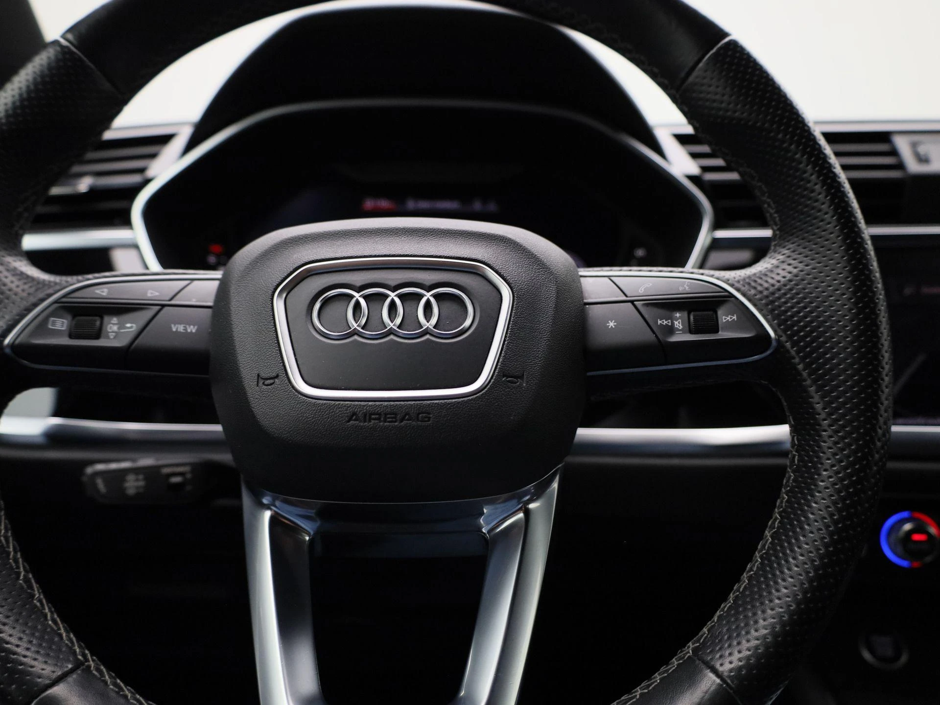 Audi-Q3-image-27
