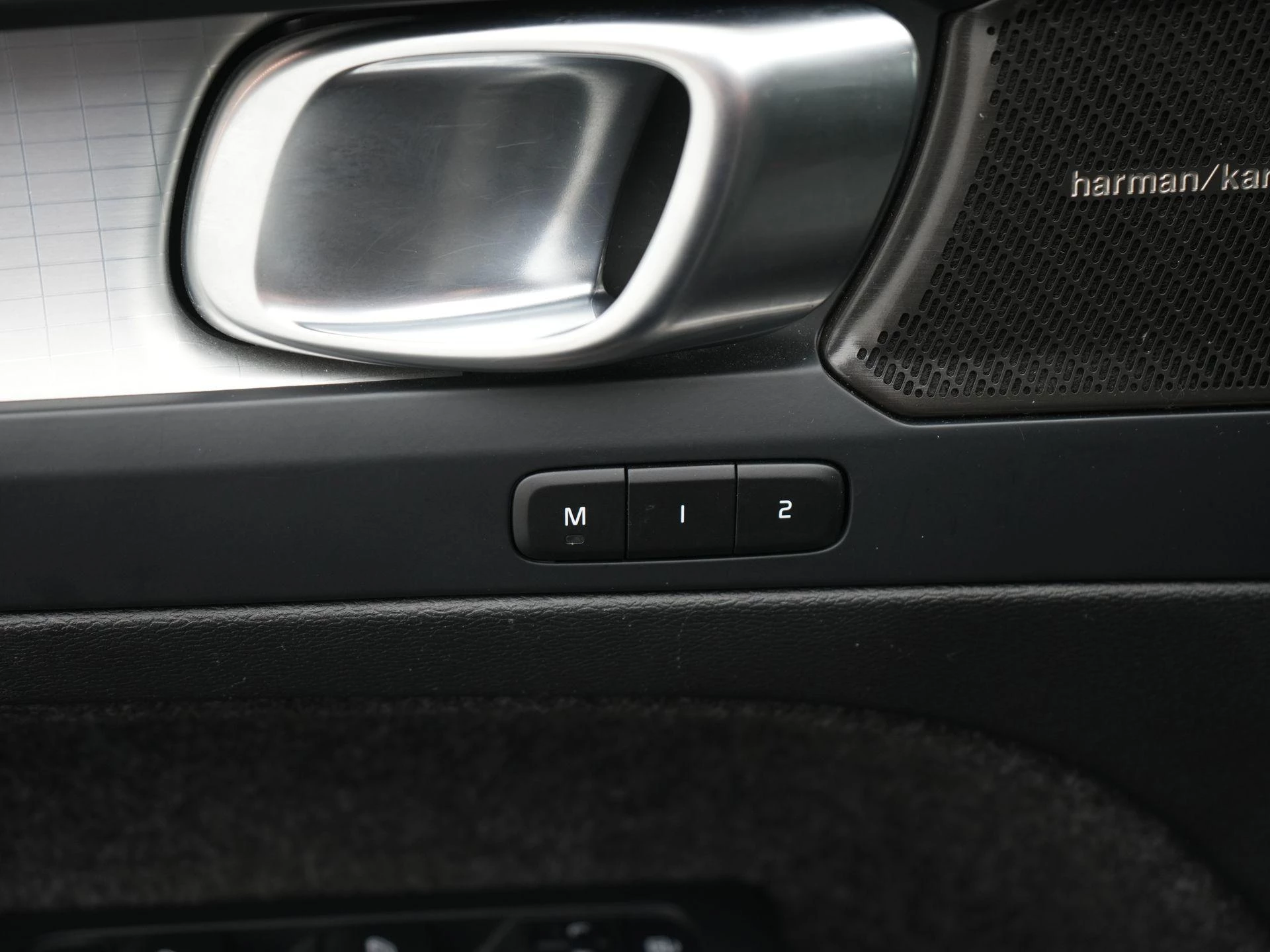 Volvo XC40 1.5 T4 Plug-in hybrid Plus Dark
