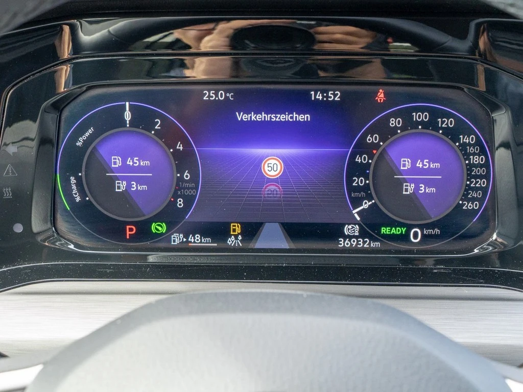 Volkswagen-Golf-image-13