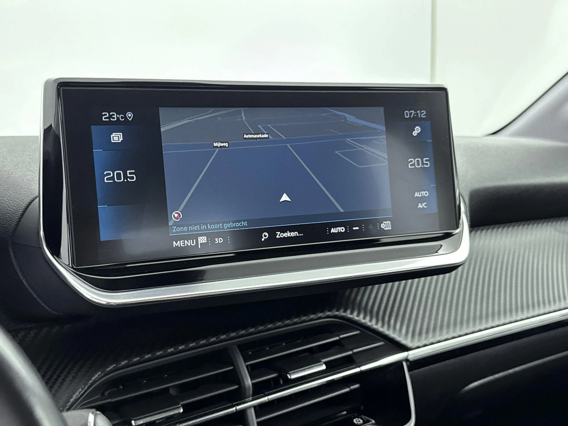 Peugeot-208-image-13