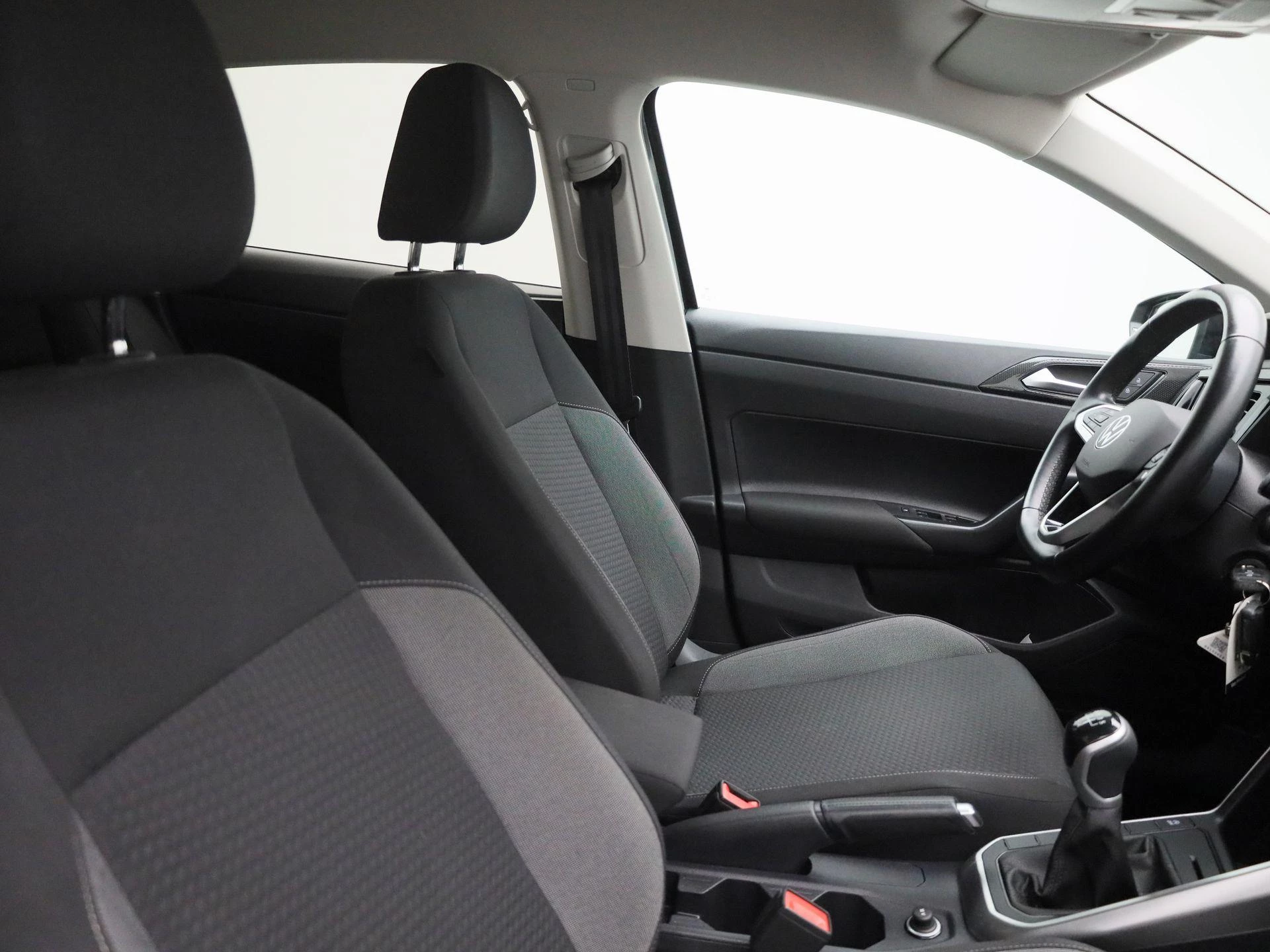 Volkswagen-Polo-image-28