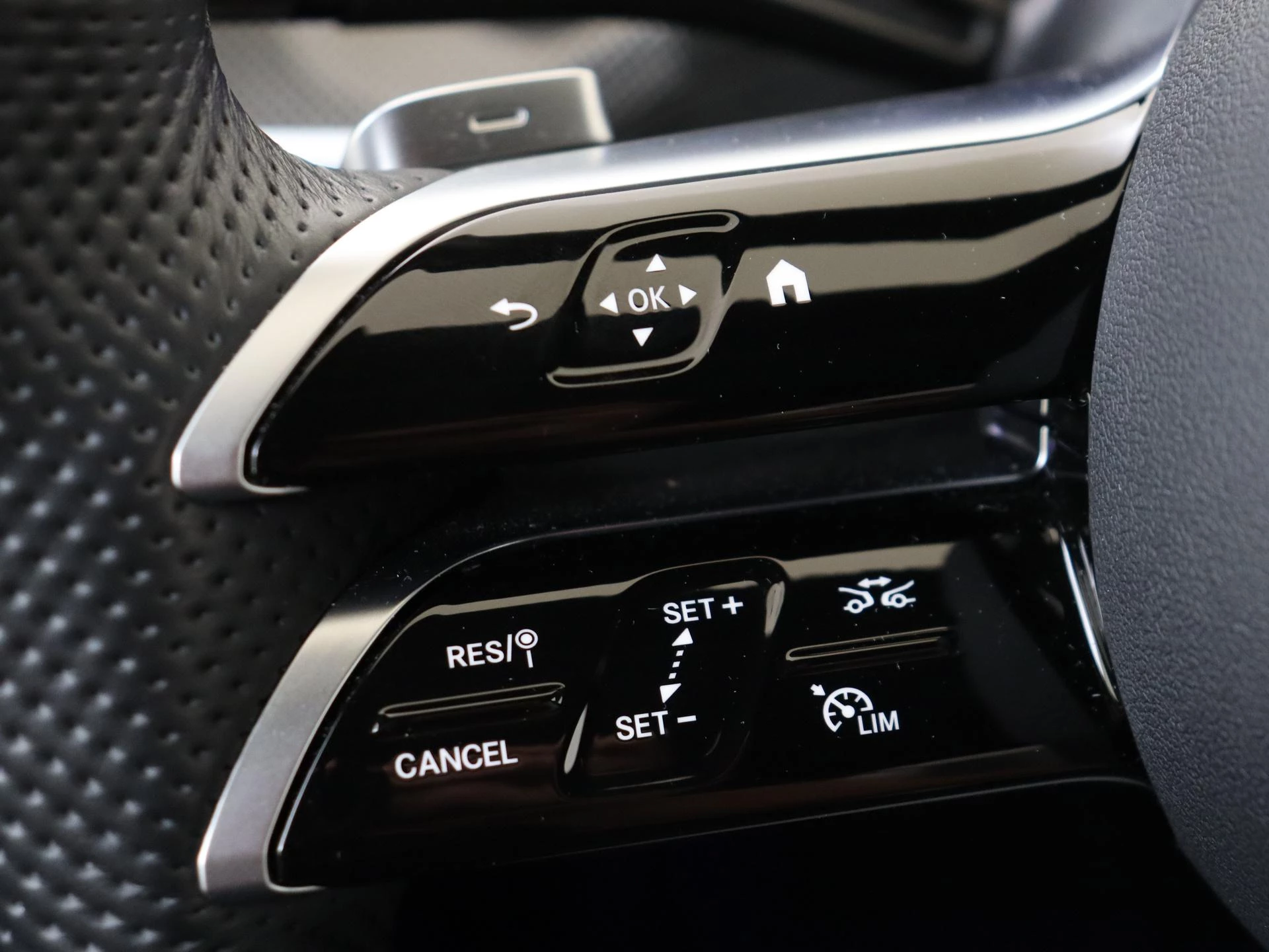 Mercedes-Benz-C-Klasse-image-16