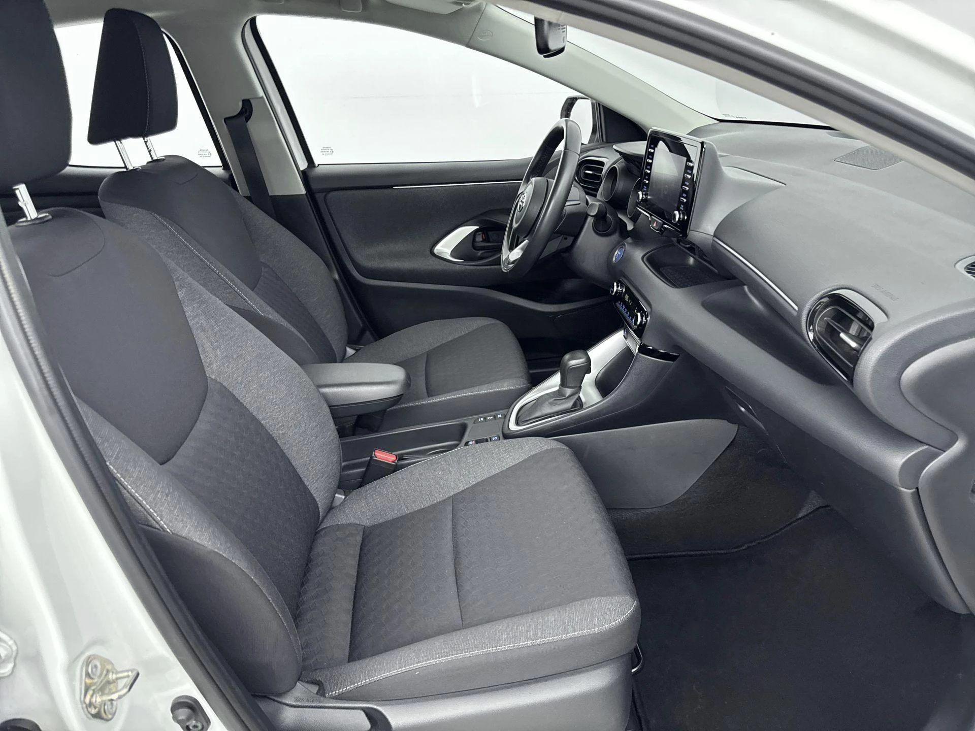 Toyota-Yaris-image-25