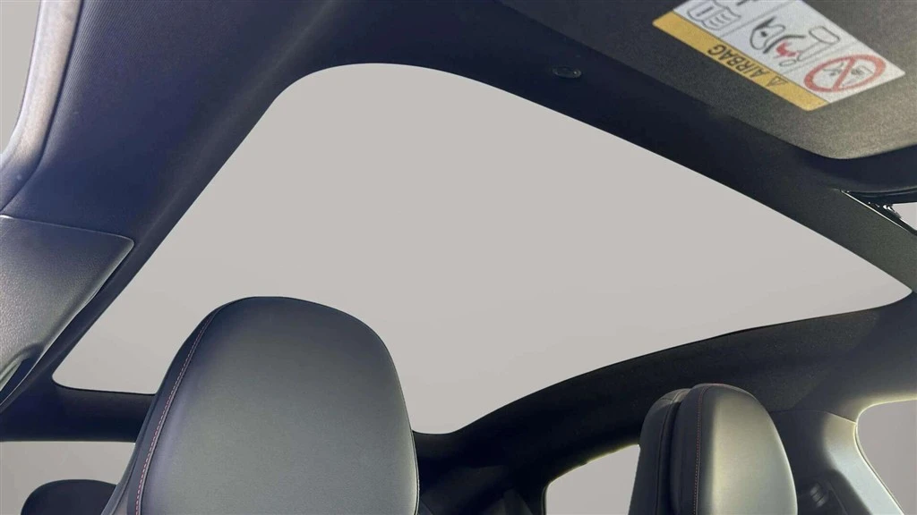 Mercedes-Benz-CLA-image-22