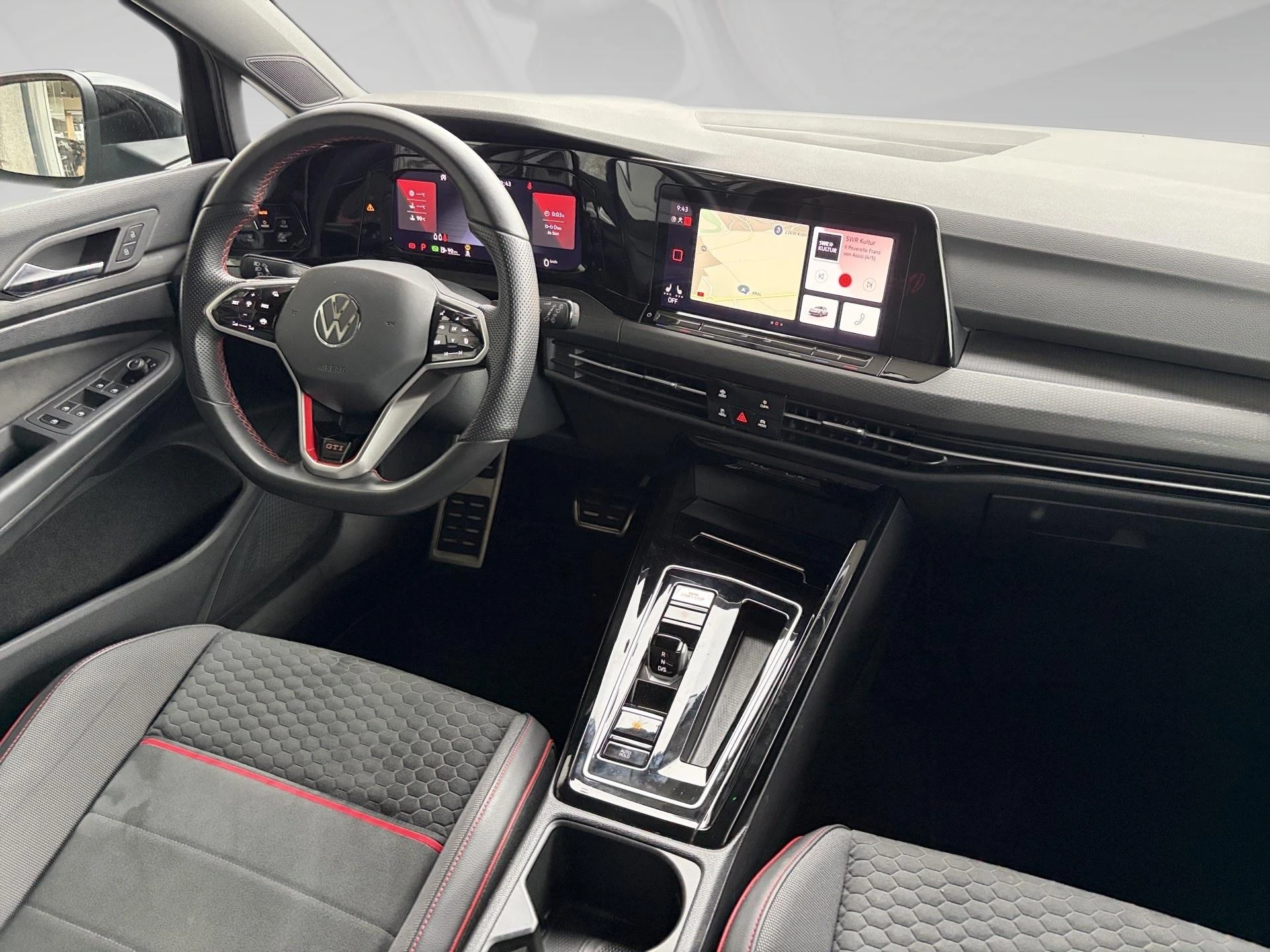 Volkswagen-Golf-image-5