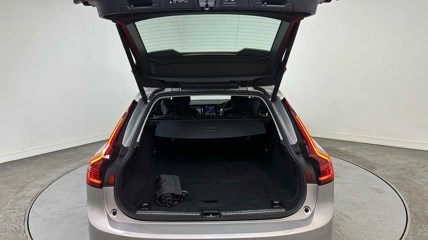 Volvo-V90-image-14