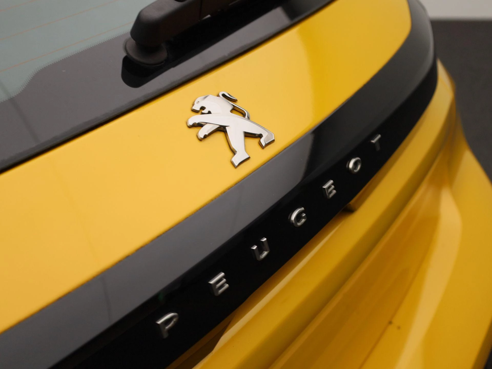 Peugeot-e-208-image-26