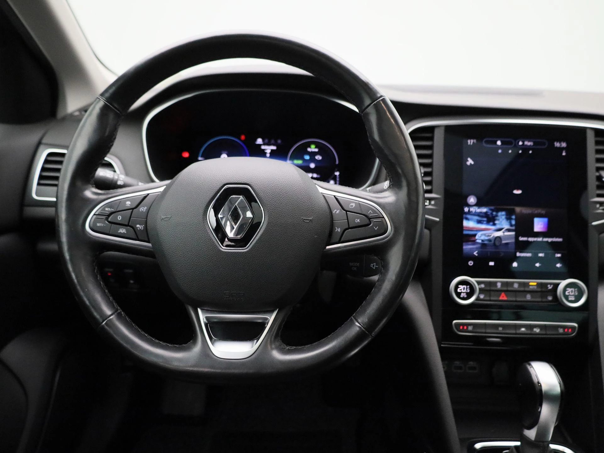 Renault-Megane E-Tech-image-2