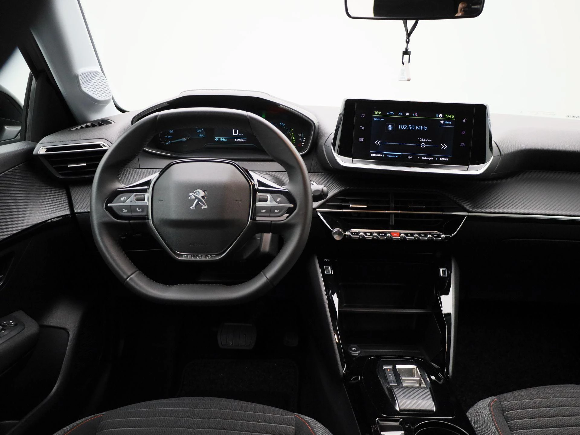 Peugeot-e-208-image-2