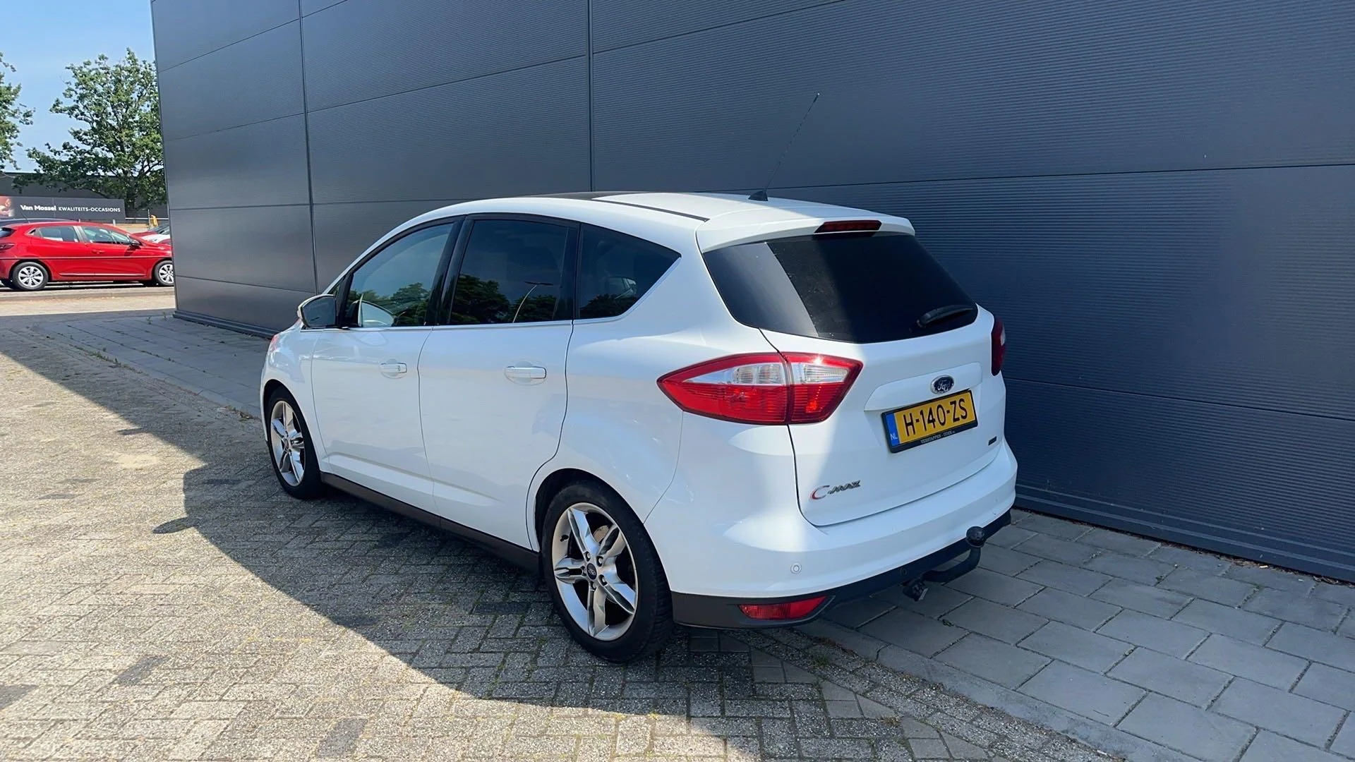 Ford-C-MAX-image-1