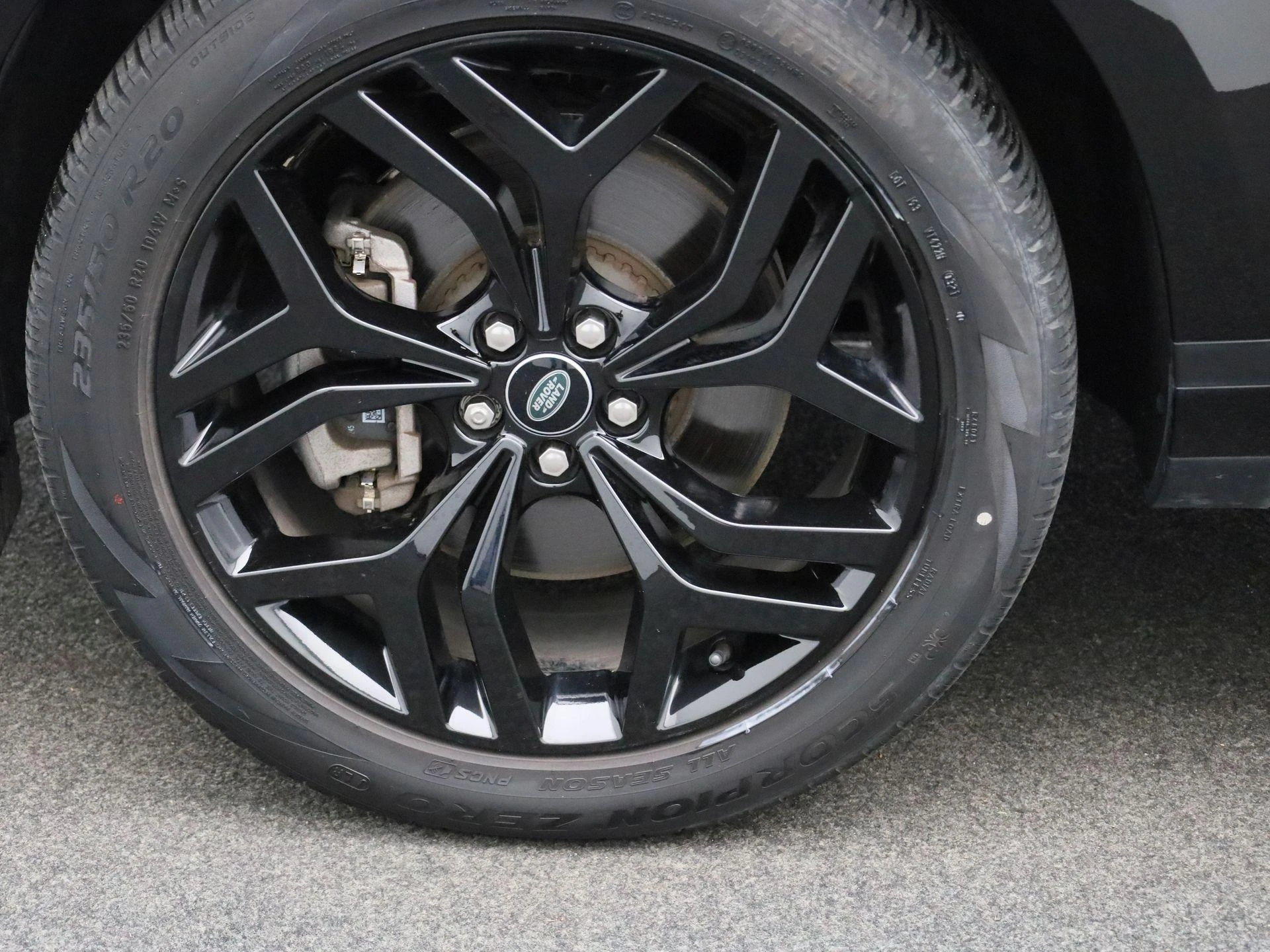 Land Rover-Range Rover Evoque-image-13