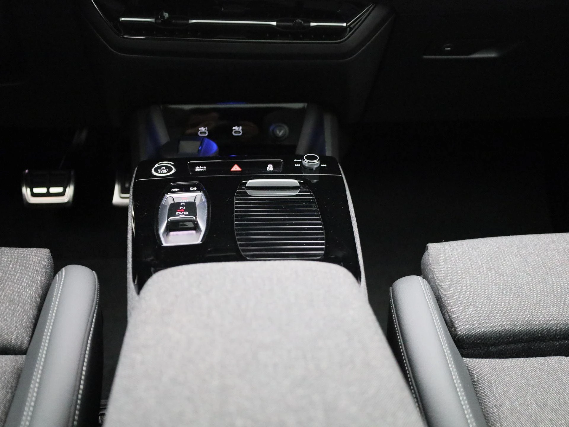 Audi-Q6 e-tron-image-9