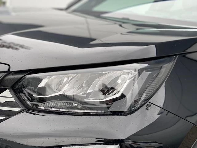 Peugeot-e-2008-image-9