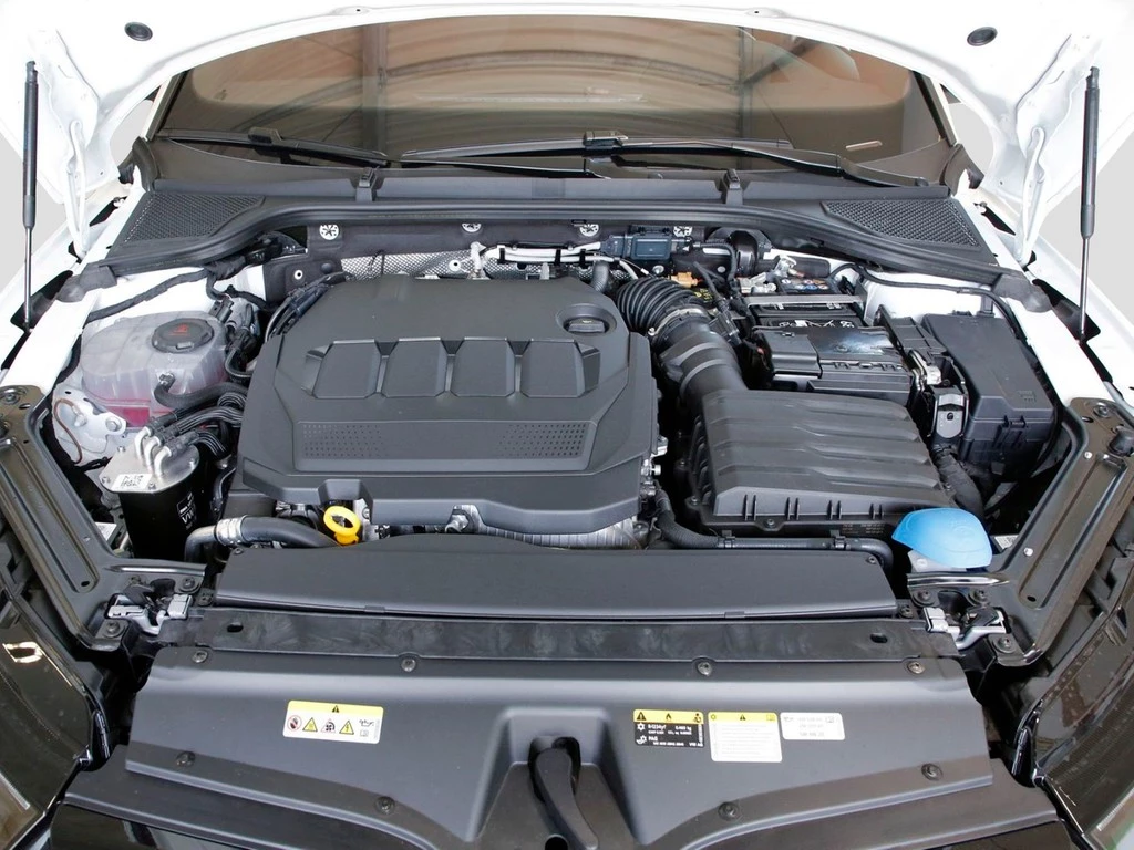 Škoda Octavia Combi Sportline 2.0 TDI UPE 54.330 AHK