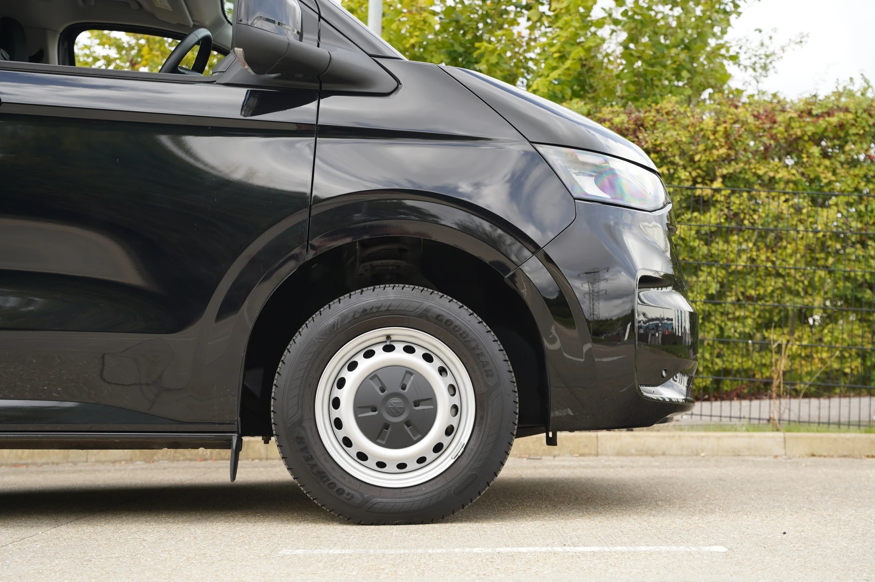 Volkswagen-Transporter-image-37