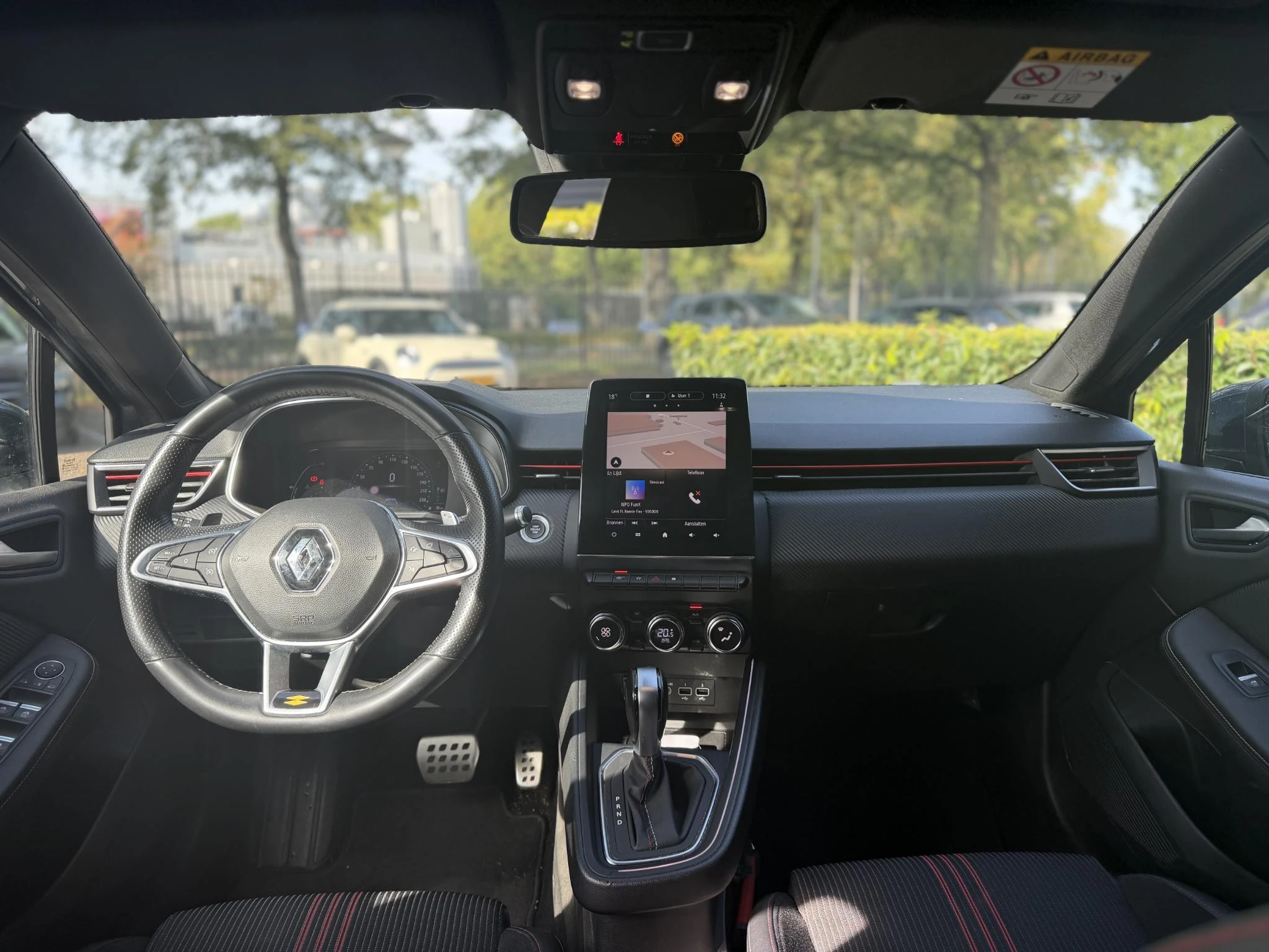 Renault-Clio-image-2