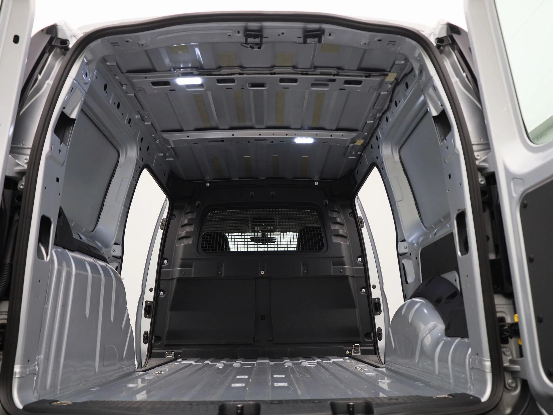 Volkswagen-Caddy-image-17