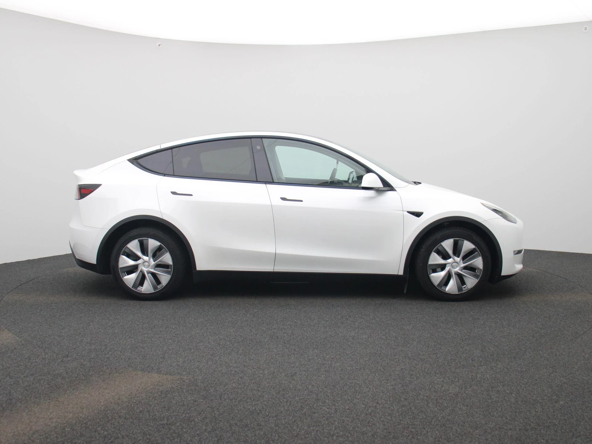 Tesla Model Y Long Range Dual Motor AWD