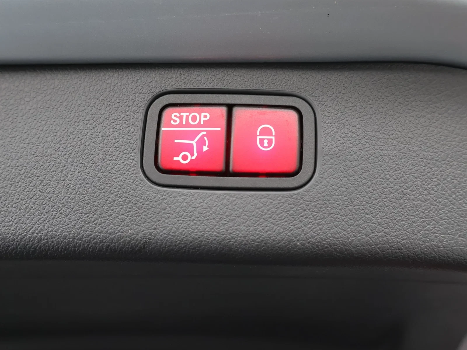 Mercedes-Benz Classe C Classe SW PHEV (S206) Break 300e PHEV AMG Line 313PK *AUTOMAAT*PANODAK*TREKHAAK*LEDER*CAMERA*PDC*NAV*APP-CONNECT*...*