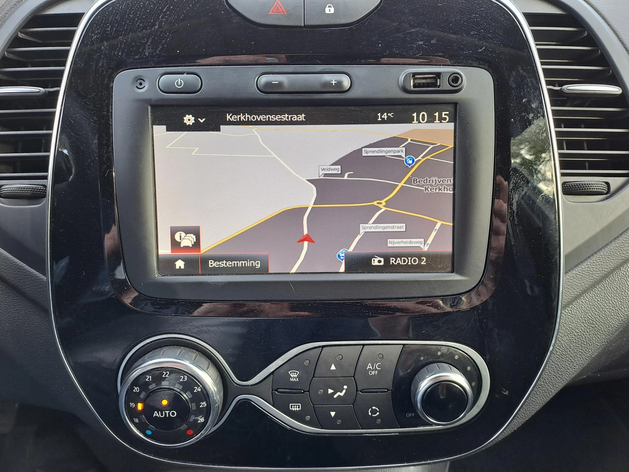 Renault-Captur-image-13